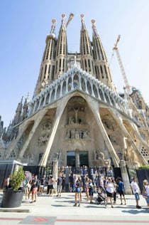 Sagrada Familia: Entrada de acceso rápido + Tour guiado
