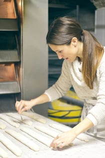 Corso di panificazione in una panetteria francese