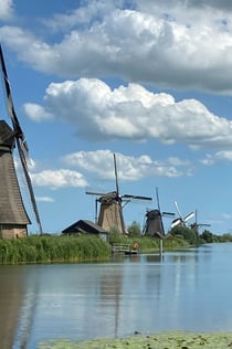 Из Амстердама: Kinderdijk, Delft, Euromast и Гаага