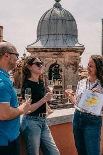 Venice: Guided Rooftops Tour + Prosecco Tasting