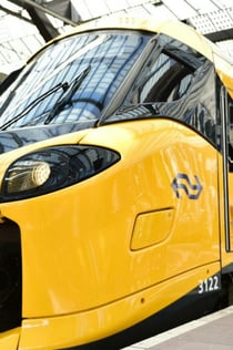 Amsterdam: Tog- og bustransport til/fra Bloemendaal Strand