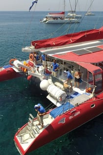 Santorin : Croisière matinale rouge + repas + transferts