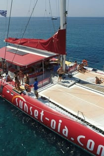 Santorin : Croisière matinale rouge + repas + transferts