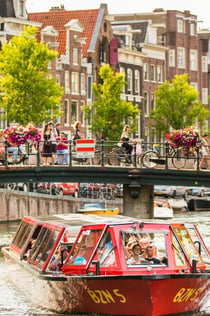 Hop-on Hop-off-båt i Amsterdam