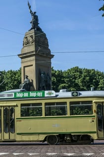 Turistspårvagn med hoppa på/hoppa av