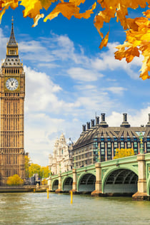 London in One Day: Guided Bus Tour with Changing of the Guard & River Cruise