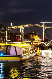 Amsterdam Light Festival: Cruise with Official Audio Guide from Central Station