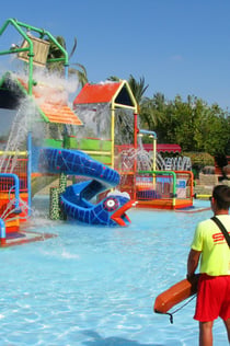 Aquopolis Torrevieja: Gå förbi biljettkön