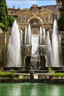 Wejście do Villa d'Este z pocztówkami cyfrowymi Pemcards