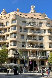 高迪故居：导游+Casa Vicens和Casa Milà门票