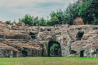 Amfiteatr i park archeologiczny w Sutri