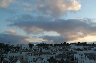 Alberobello: Visit of the Districts and the Trullo Sovrano