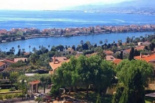 Roundtrip Shuttle Transfer from Messina to Taormina