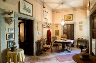 Morazzone: Casa Macchi Entry