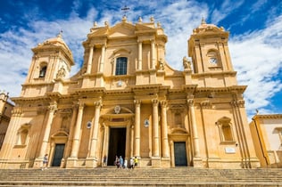 Catania, Syracuse & Ortigia: Day Tour from Taormina + Lunch