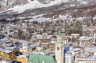 Venice: Private Transfer from City Center to Cortina