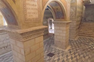 Sant'Agnese in Agone and Crypt: Accompanied Entrance