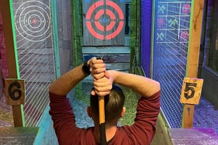 El Hachazo: Classic 1-Hr Axe Throwing Session