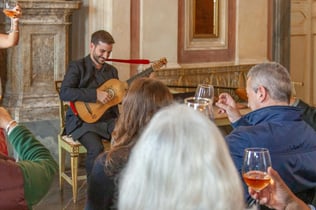 Palazzo Chigi Zondadari: Entry + Guided Tour + Opera Concert