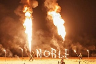 노블 어드벤처 캠프: 야간 사막 사파리 + 바비큐 저녁 식사 + 교통편