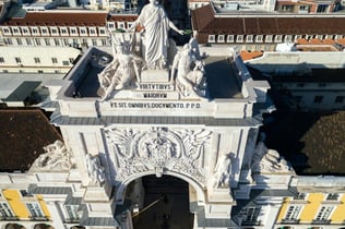 Rua Augusta Arch Viewpoint