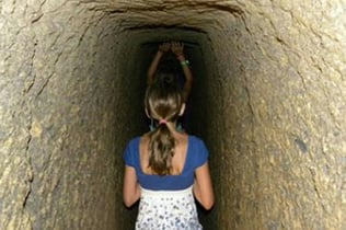 Naples: Spanish Quarters Underground Guided Tour